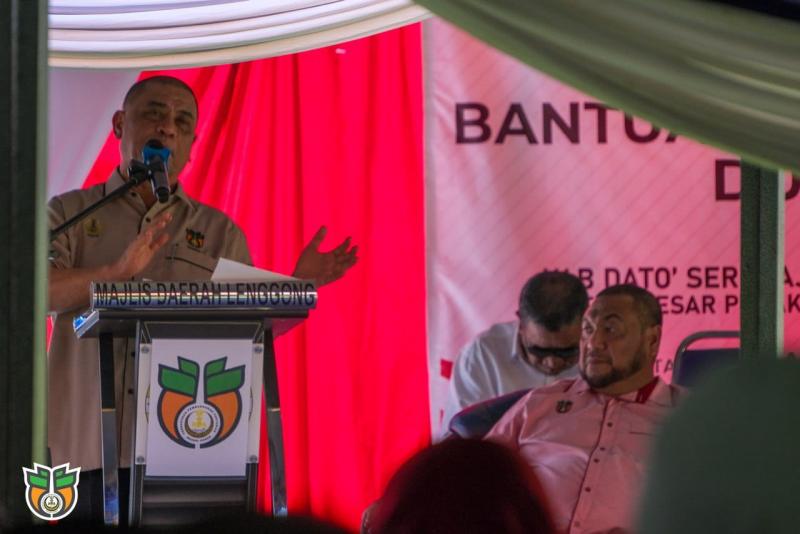 Majlis Penyerahan Program Bantuan Usahawan Kampung Di Bawah PROSPEK