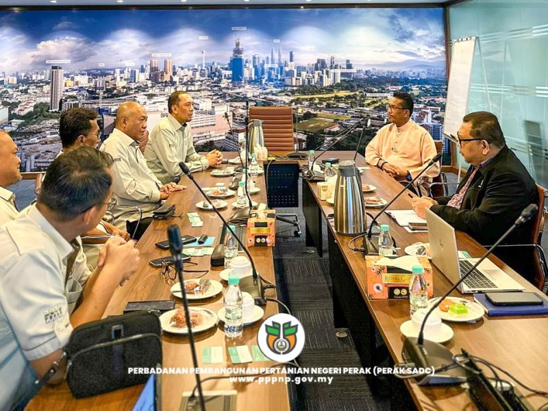 KUNJUNGAN HORMAT PERAK SADC KE BOUSTEAD PLANTATIONS BERHAD