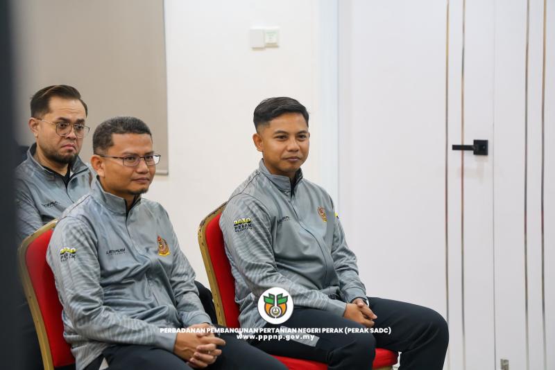 MAJLIS PELEPASAN DAN PENYERAHAN BENDERA PASUKAN LAWN BOWLS MAKSAK