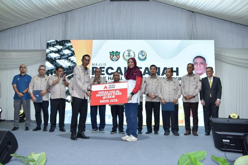 KEMUDAHAN TAMAN INDUSTRI HALAL PERAK (PERAK HIP) DI LALUAN LEBUHRAYA WCE @ LEKIR